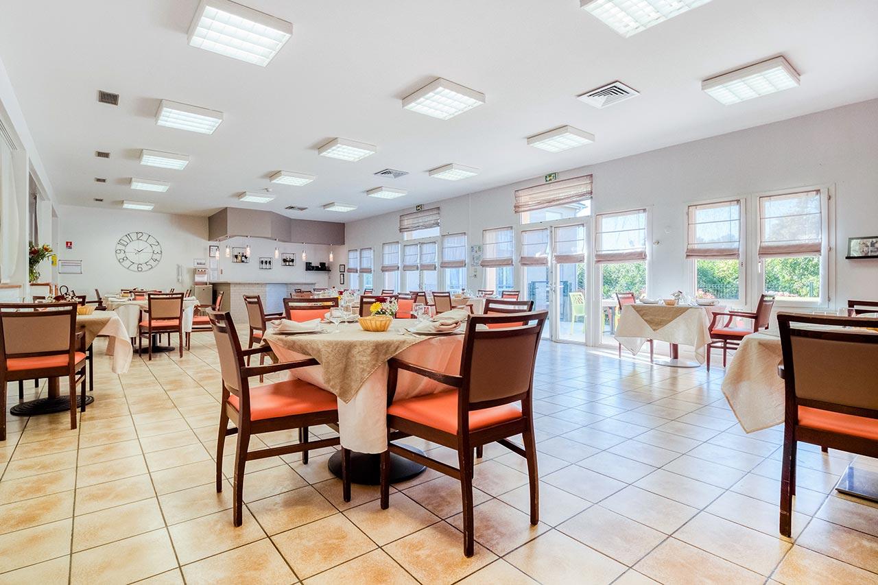 Façade et extérieur résidence senior - Réalisation DÉCO BAT